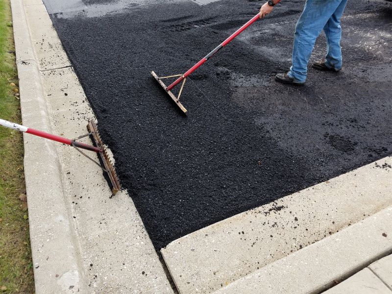 Blacktop Driveway Service